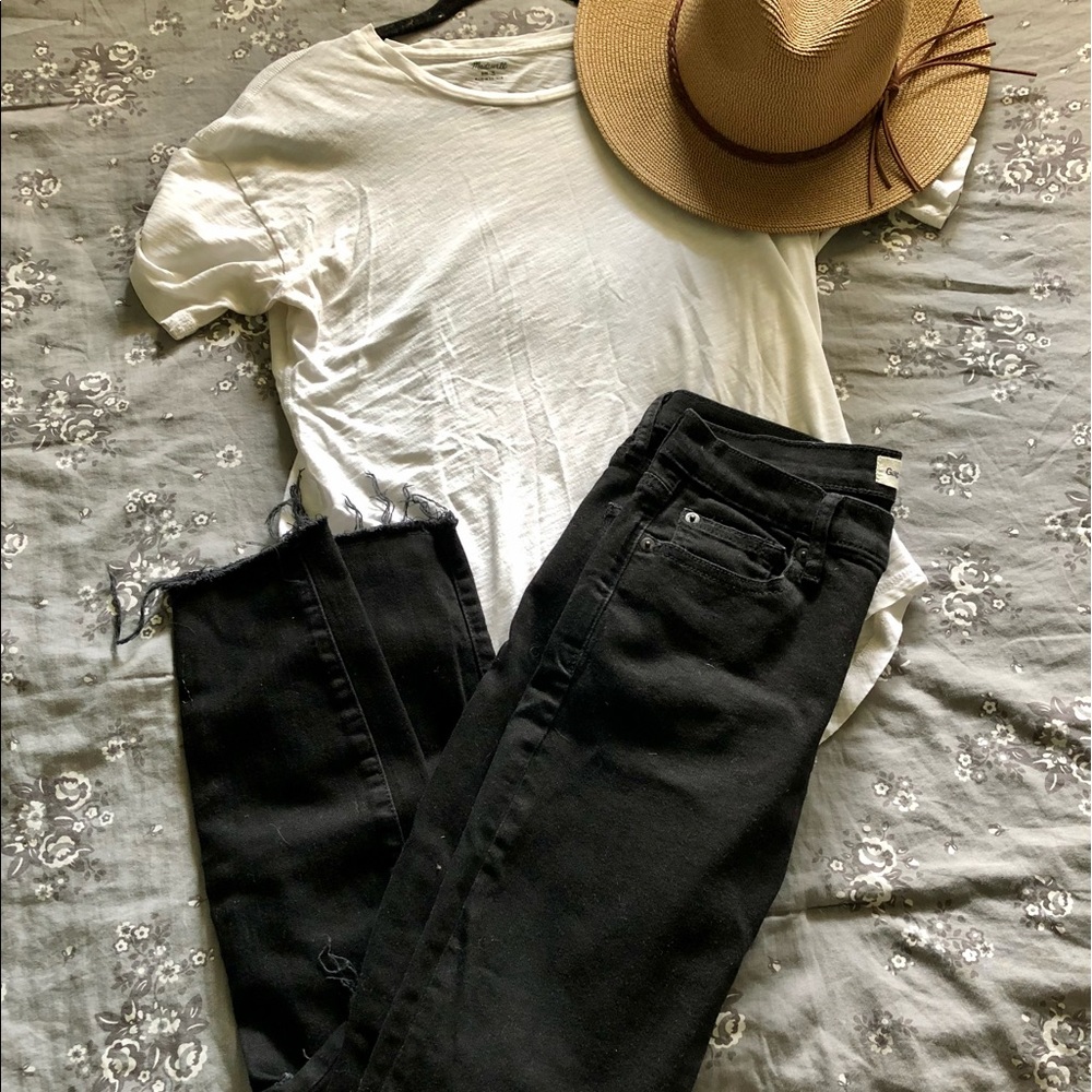 GAP distressed black skinny jeans